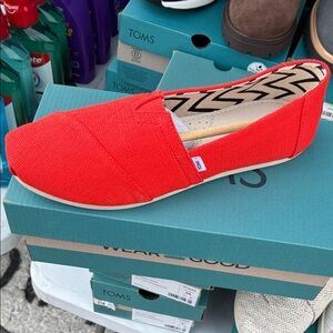 TOMS Women's Vibrant Red Flats